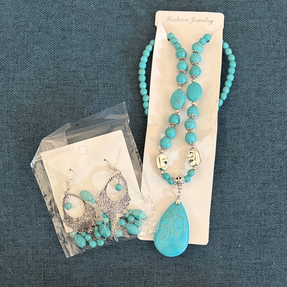 Turquoise Beaded Necklace and Earring Set
